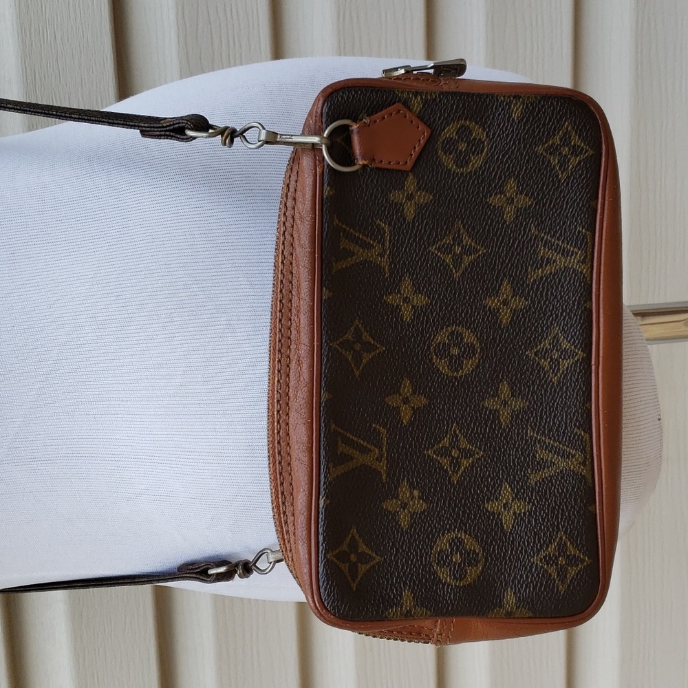 LOUIS VUITTON MONOGRAM POCHETTE CROSSBODY CLUTCH BAG